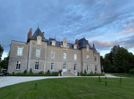 Château de St-fulgent, gîte La Tour, povoljni hotel u gradu 'Saint-Fulgent'