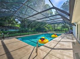 Huge Lutz Family Retreat with Game Room and Pool!, holiday home in Lutz