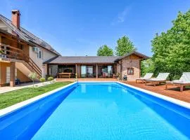 Nice Home In Nova Diklenica With Sauna