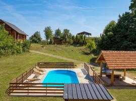 Lovely Home In Slunj With Outdoor Swimming Pool, feriebolig i Slunj