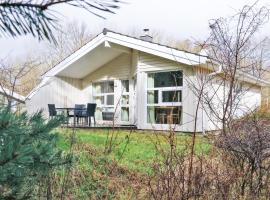 Frische Brise 4 - Dorf 3, hotel in Priwall