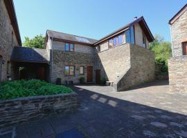 Courtyard Cottage, holiday rental in Totnes