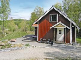 2 Bedroom Beautiful Home In Rrvik, casa de temporada em Rörvik