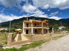 Nice Apartment In Nafpaktos With Wifi, hotel en Nafpaktos