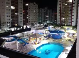 Privê das Thermas 01 - Ar condicionado Split nos 2 quartos, ventilador na sala, purificador água natural, Air fryer, aceita pet pequeno porte