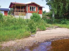 Awesome Home In Gllstad With 3 Bedrooms And Wifi、Holmaredのヴィラ