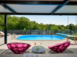 Beautiful Home In Graberje Ivanicko With Wifi, Outdoor Swimming Pool And Sauna, hotel na may parking sa Graberje Ivanićko
