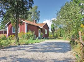 Amazing Home In Bromlla With 3 Bedrooms, Sauna And Wifi, hôtel avec parking à Bromölla