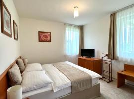 Chance Apartman-Birdland Villapark Bükfürdő, гольф-отель в Бюке