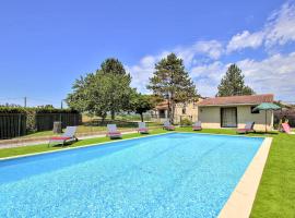 Nice Home In Beaulieu With Private Swimming Pool, Can Be Inside Or Outside, готель у місті Beaulieu