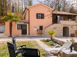 Nice Home In Mandalencici With Kitchen, hotel with parking in Čubanići