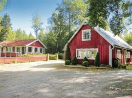 Stunning Home In Eringsboda With Kitchen, hotelli, jossa on pysäköintimahdollisuus kohteessa Pålsmåla