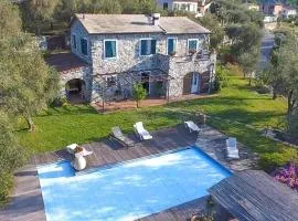 Pet Friendly Home In Cogorno With Wifi