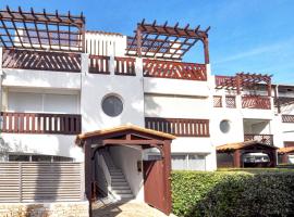 Gorgeous Apartment In Saint-Cyprien, ξενοδοχείο σε Saint-Cyprien