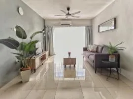 Manhattan Condo 8-11pax (2min to Aeon & Lotus)