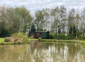 Heywood Glamping, cabin in Ormskirk