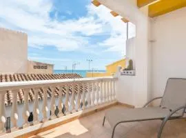 Apartamento familiar junto a la playa by Renthas