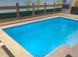 Casa Rural Baños de la Reina con piscina climatizada, hotel in Vega de Santa María
