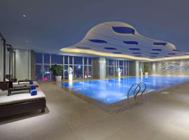 Pullman Yantai Center, hotell med pool i Yantai