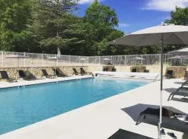 Camping La Ferme de Castellane、カステラーヌのロマンチックホテル