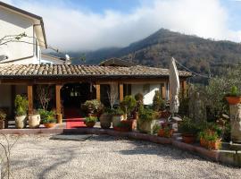 Agriturismo Cupiglione, hotel with parking in Lago