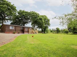 The Log Cabin, holiday home in Tenbury