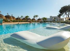 Eques Petit Resort, hotelli Cala d´Orissa