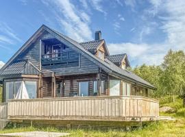 Beautiful Home In Bogen I Ofoten With House A Panoramic View, holiday home in Bogen