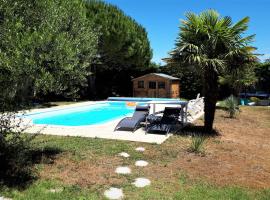 Gîte 3 étoiles 300m plage piscine privée grand jardin, hôtel à Châtelaillon-Plage près de : Thalasso La Rochelle Sud