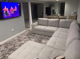 Stylish Basement Studio in Central El Paso - Very spacious, готель біля визначного місця Sun Bowl Stadium, у місті Ель-Пасо