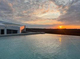 有間寓背包旅宿, hotel com piscina em Kuang-yang