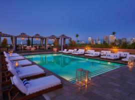 SIXTY Beverly Hills, готель в районі Беверлі-Хіллз, у Лос-Анджелесі