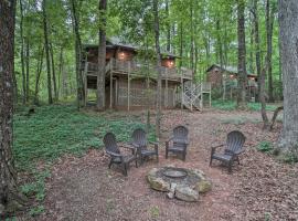Serene Tanglewoods Cabin with Private Hot Tub!, Ferienhaus in Sautee Nacoochee