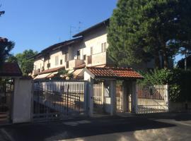 Casa ARCOBALENO, hotel cerca de Teatro La Filanda, Cornaredo