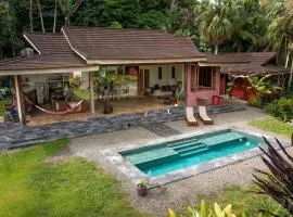 Luxury Villa Macaw Pool House with FiberOp and Oceanviews