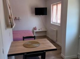 COQUETTE MAISONNETTE, cheap hotel in Bourges