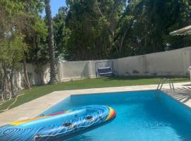 Villa 5 with Private Pool, feriebolig i Fayed