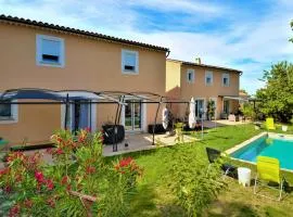 Beautiful Home In Sauveterre With Outdoor Swimming Pool, Wifi And 6 Bedrooms