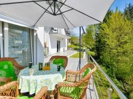 Amazing Home In Donji Zvecaj With Wifi