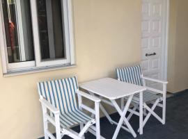 Konstantina's House II, hotel with parking in Koroni