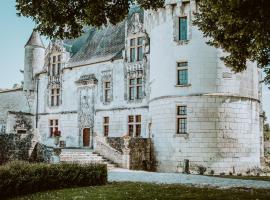 Château de Crazannes – hotel z parkingiem w mieście Crazannes