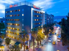 Ibis Izmir Alsancak, hotel cerca de Puerto, İzmir