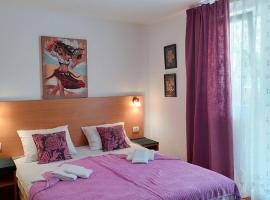 Guesthouse Tri Palme, guest house in Becici