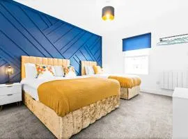 Modern 2 Bed Apartment, Open Living, High Street