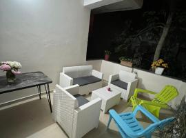 Dragoti Apartment 2, holiday home in Golem
