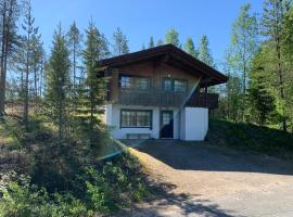 Mökki Mäntyniemi Taivalkoski, cottage in Taivalkoski