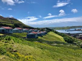 Easterhoull Chalets, hotel with parking in Scalloway