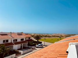 Ocean view - Baleal beach house - Surf & Relax，位于巴勒尔的酒店