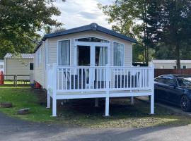 Prestige Static Caravan on 5 Star Holiday Park, hotel in Cheswick