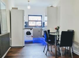 Beautiful Modern Apartment on Wick Lane, hotel cerca de Victoria Park, Londres